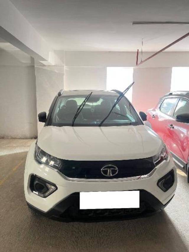 https://images10.gaadi.com/usedcar_image/4351900/original/efa69c449b55980ffc9571860adfc842.jpeg?imwidth=6401