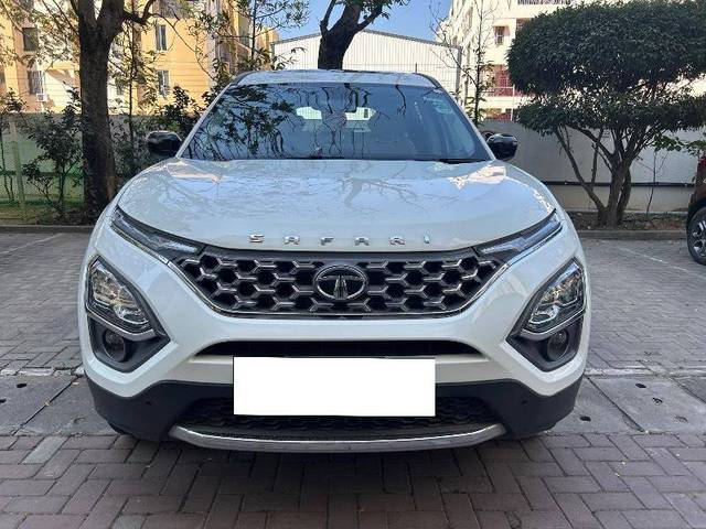 https://images10.gaadi.com/usedcar_image/4351947/original/581e7afde3275df87e3de21af3e21cd1.jpeg?imwidth=6402