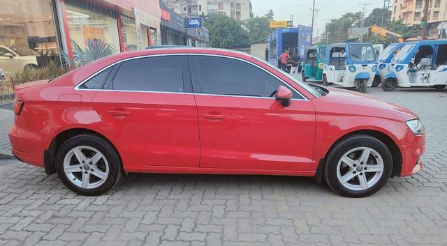 https://images10.gaadi.com/usedcar_image/4351962/original/processed_b7ccf9ee7e64fe3122d6b6c24ccb4852.jpg?imwidth=6401