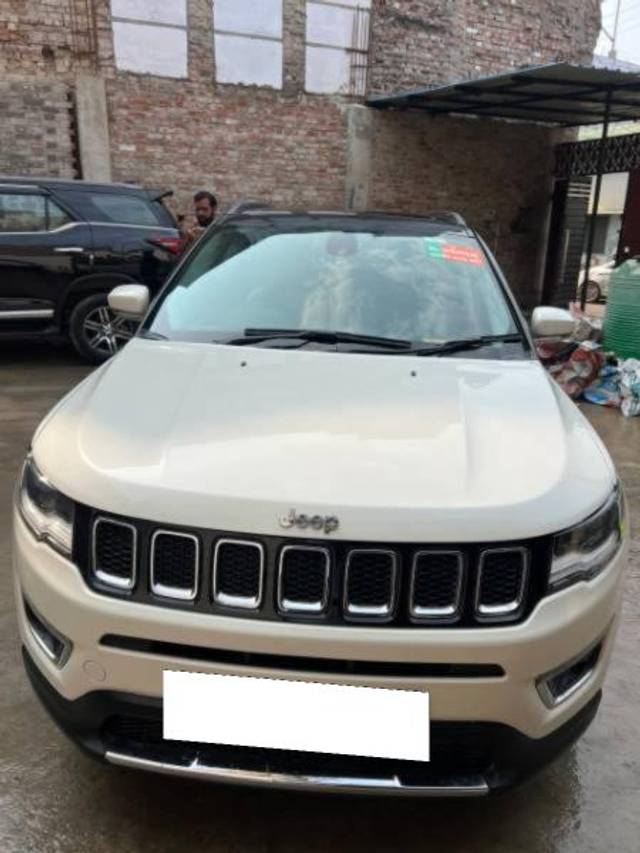 https://images10.gaadi.com/usedcar_image/4351963/original/processed_0b7bd1e0-7419-461a-aeb9-9b89d0c991d8.jpg?imwidth=6401