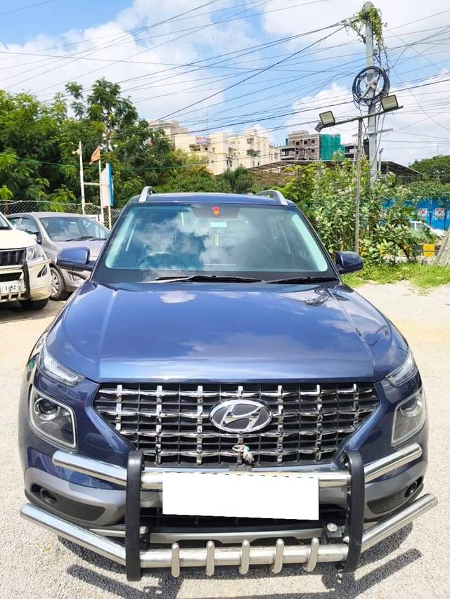 https://images10.gaadi.com/usedcar_image/4352022/original/processed_d6b745cc50319dd46a8cc3556cebc9d5.jpg?imwidth=6400