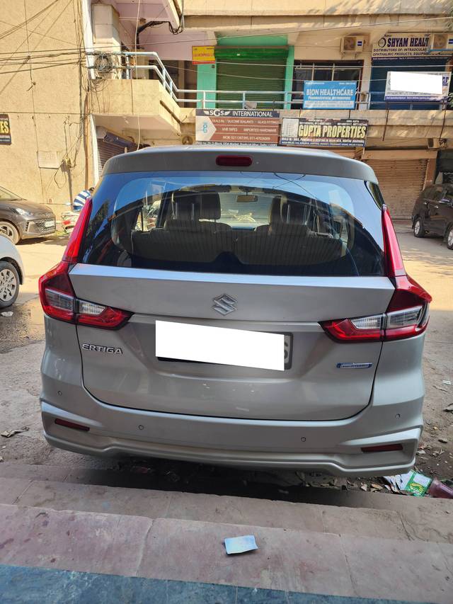 https://images10.gaadi.com/usedcar_image/4352030/original/processed_fbf87706b4ba9c884cc80045f2341542.jpg?imwidth=6401