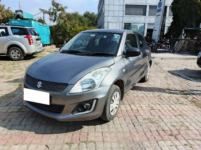 https://images10.gaadi.com/usedcar_image/4352046/original/processed_48e0c2f3-a28b-4ff2-9b9e-f3dbe3154bbf.jpg?imwidth=6402