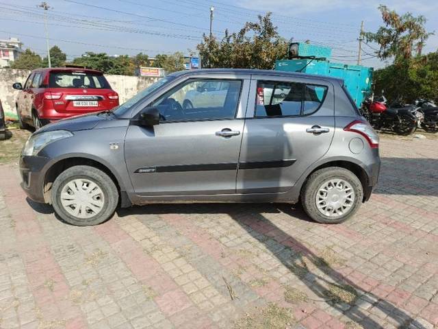 https://images10.gaadi.com/usedcar_image/4352046/original/processed_d2f73f1b-5410-43f2-88c1-d339427e2379.jpg?imwidth=6401