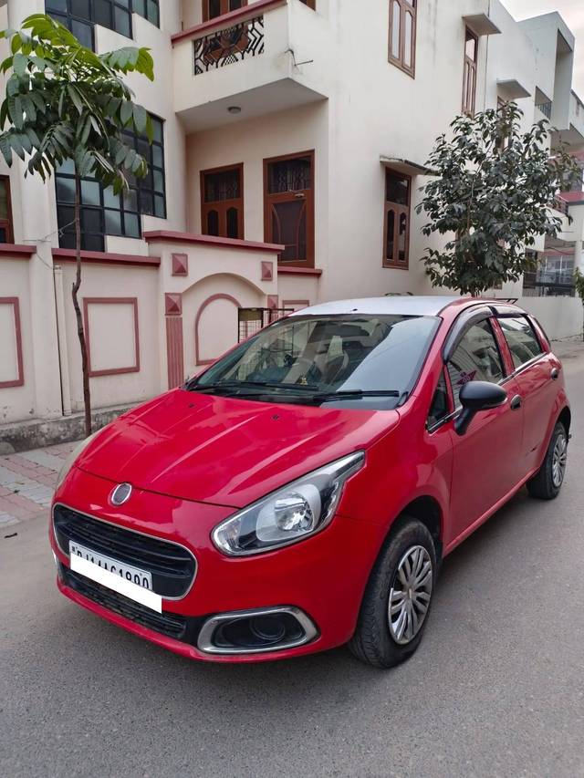 https://images10.gaadi.com/usedcar_image/4352048/original/processed_57496e1f3bb64157177a8f5ab59d0340.jpg?imwidth=6400