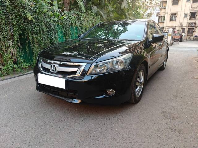 https://images10.gaadi.com/usedcar_image/4352094/original/processed_974c77044c98d266d5521eb8ac95df28.jpeg?imwidth=6402