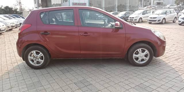 https://images10.gaadi.com/usedcar_image/4352149/original/processed_cfe439dc857e8353882658fae81e3c95.jpg?imwidth=6401