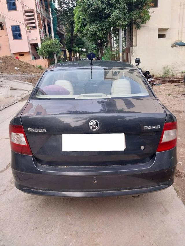 https://images10.gaadi.com/usedcar_image/4352175/original/processed_538c7dbd9c167dcefcad73f019c07543.jpg?imwidth=6402