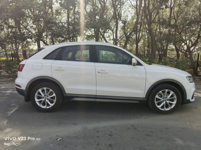 https://images10.gaadi.com/usedcar_image/4352185/original/processed_b519f6ffc9c544c59e3aa9a575a49596.jpg?imwidth=6401