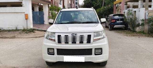 https://images10.gaadi.com/usedcar_image/4352189/original/processed_3c9500cbb541a433bf374d9ba671adbb.jpg?imwidth=6402