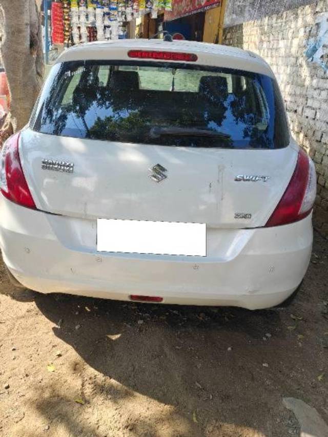 https://images10.gaadi.com/usedcar_image/4352259/original/processed_277d2cdb-7e27-4059-b169-413ceadc29cf.jpg?imwidth=6401