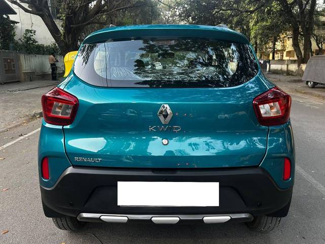 https://images10.gaadi.com/usedcar_image/4352291/original/processed_a6526111f26302f8442eae91d8d6ce48.jpg?imwidth=6402