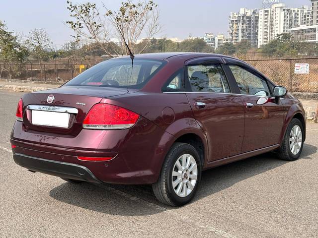 https://images10.gaadi.com/usedcar_image/4352317/original/processed_bf47588929cecbf52371181c3704aee2.jpg?imwidth=6402