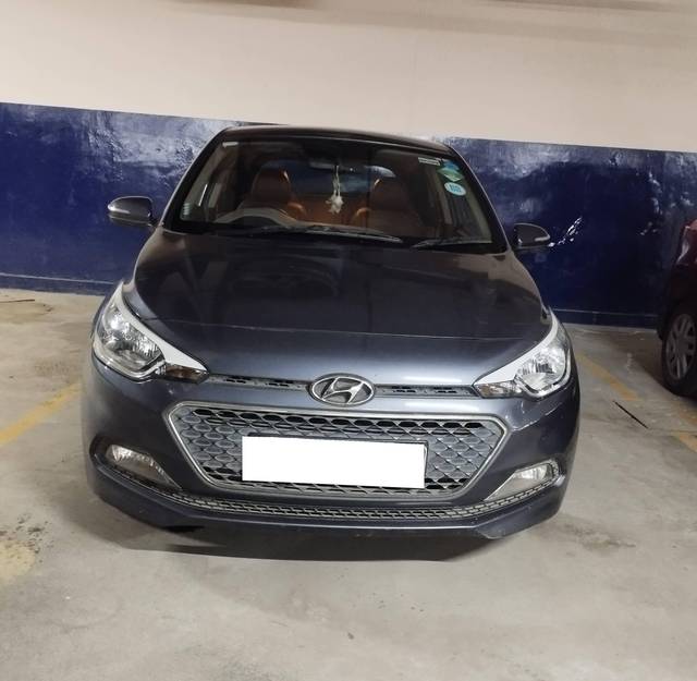 https://images10.gaadi.com/usedcar_image/4352326/original/processed_475b8d94e889bf070ea65957ec5bfd6e.jpg?imwidth=6402