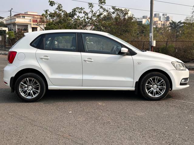 https://images10.gaadi.com/usedcar_image/4352332/original/processed_55ca6ddb17c4a4e0f79a075e986d5c09.jpg?imwidth=6401