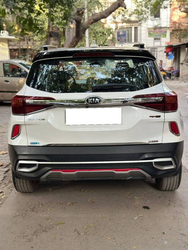 https://images10.gaadi.com/usedcar_image/4352359/original/processed_a8a8f4fcc7eb66cbb8ca972f558a8851.jpg?imwidth=6402