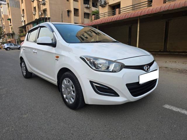 https://images10.gaadi.com/usedcar_image/4352363/original/processed_f038d25317a42533b449ddf56c22c71e.jpg?imwidth=6400