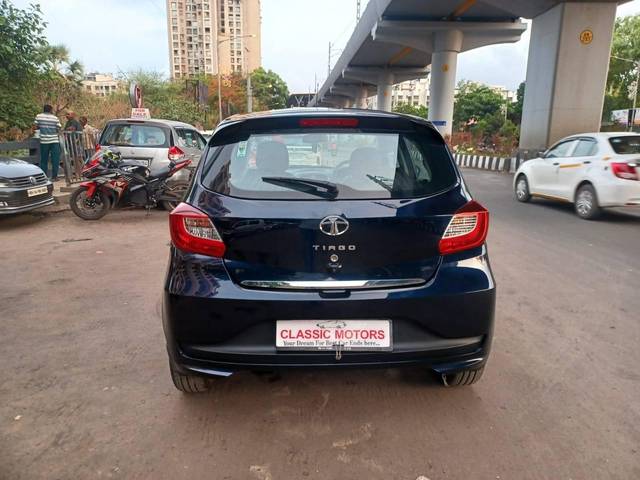 https://images10.gaadi.com/usedcar_image/4352440/original/processed_868326551b5289ed84888ec9a4db7dbe.jpeg?imwidth=6401