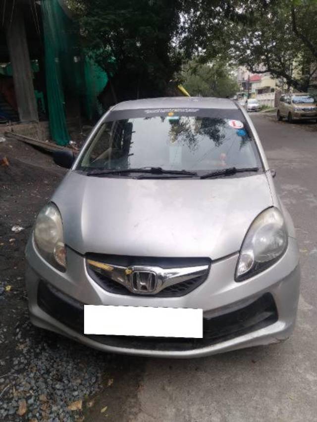 https://images10.gaadi.com/usedcar_image/4352491/original/processed_76df11f0-5a7e-473d-bd86-a943d057095d.jpg?imwidth=6400