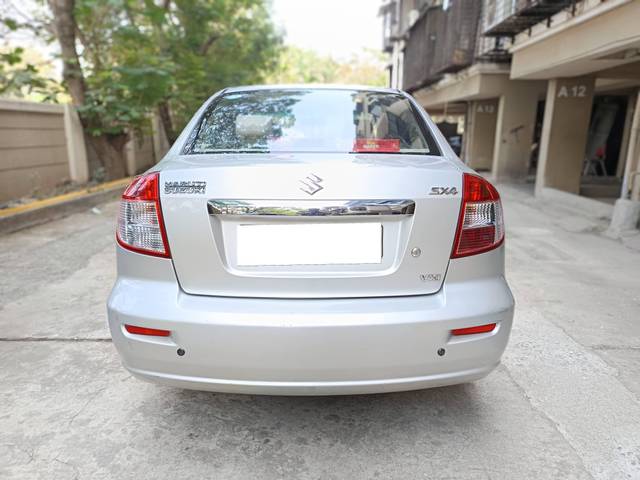 https://images10.gaadi.com/usedcar_image/4352498/original/processed_d86fc0e0982fdb6f9a7b162279ac3ef8.jpg?imwidth=6401