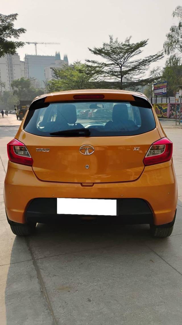 https://images10.gaadi.com/usedcar_image/4352543/original/processed_c8b319395ecd1e38b03c31d2e1783756.jpg?imwidth=6402