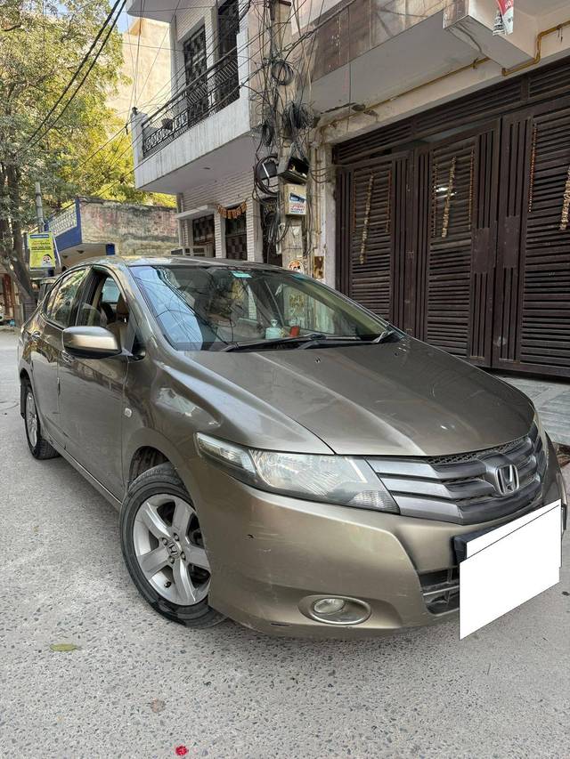 https://images10.gaadi.com/usedcar_image/4352617/original/processed_b7b0b2a568a88c2ba04fd21518ea6f58.jpg?imwidth=6400