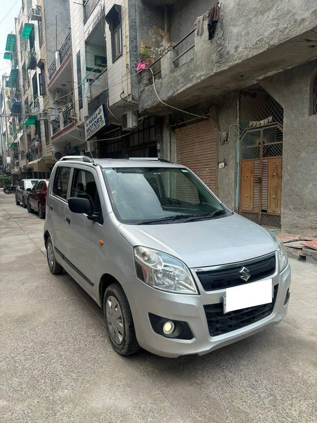 https://images10.gaadi.com/usedcar_image/4352640/original/processed_f8f8e59f76279bc9aa0225a6a6d5966d.jpg?imwidth=6400