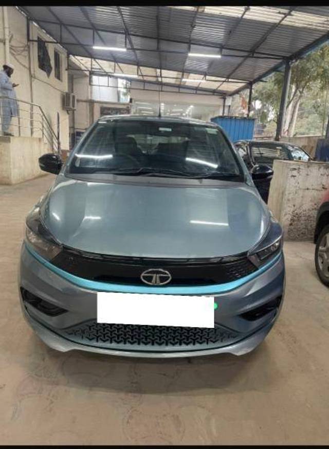 https://images10.gaadi.com/usedcar_image/4352654/original/625108e079b80ee41320826ceb6bfa7b.jpeg?imwidth=6400