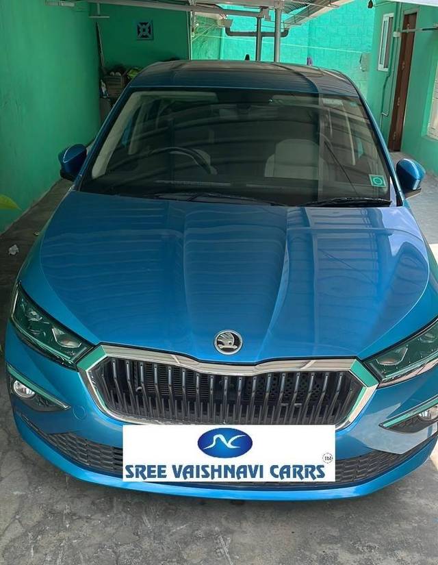 https://images10.gaadi.com/usedcar_image/4352679/original/processed_73caecd555cb28d56c319ddd5d260f45.jpg?imwidth=6400