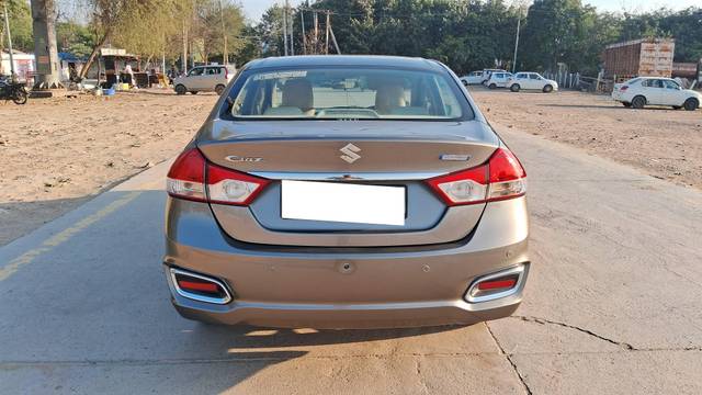 https://images10.gaadi.com/usedcar_image/4352708/original/processed_c56681af27f0c3fa028a6ade26084296.jpg?imwidth=6402