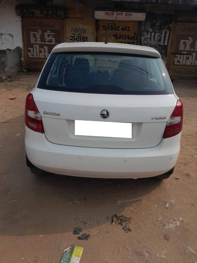 https://images10.gaadi.com/usedcar_image/4352721/original/processed_a55be4e35d1c61fff9e56e38966c99ee.jpg?imwidth=6401