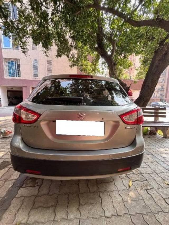 https://images10.gaadi.com/usedcar_image/4352746/original/processed_66d9c7e0-0851-4791-a1cb-0f6db6789c1d.jpeg?imwidth=6402