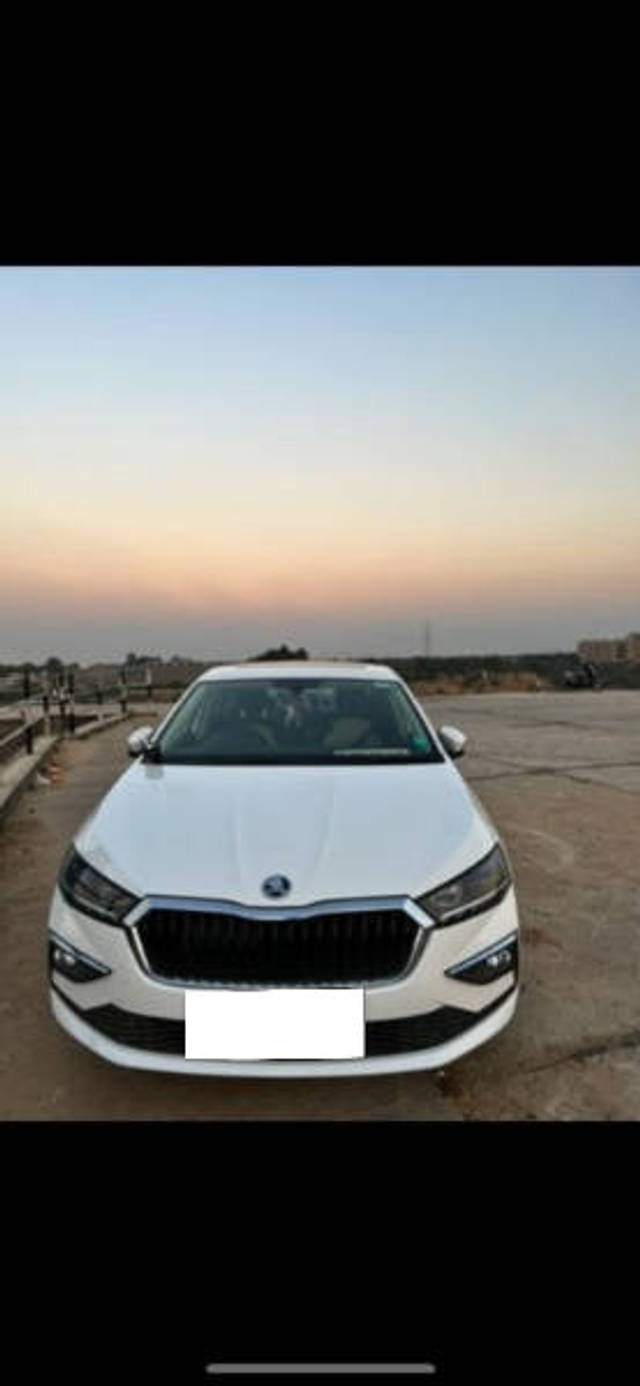 https://images10.gaadi.com/usedcar_image/4352774/original/5b4c8148bbe56622679b5a08a087e44a.png?imwidth=6400