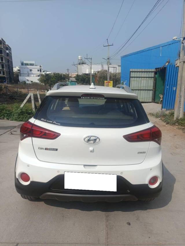 https://images10.gaadi.com/usedcar_image/4352793/original/processed_6e4828588bec3e4d03160fc88ed61b4b.jpg?imwidth=6401