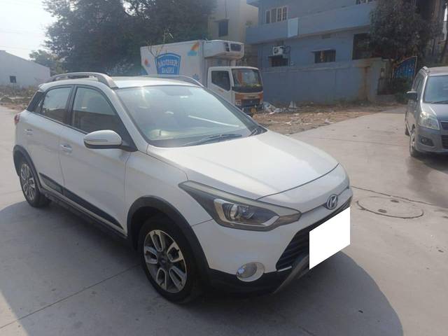 https://images10.gaadi.com/usedcar_image/4352793/original/processed_73e8625c9d7ab337082fb7aa4df7c368.jpg?imwidth=6400