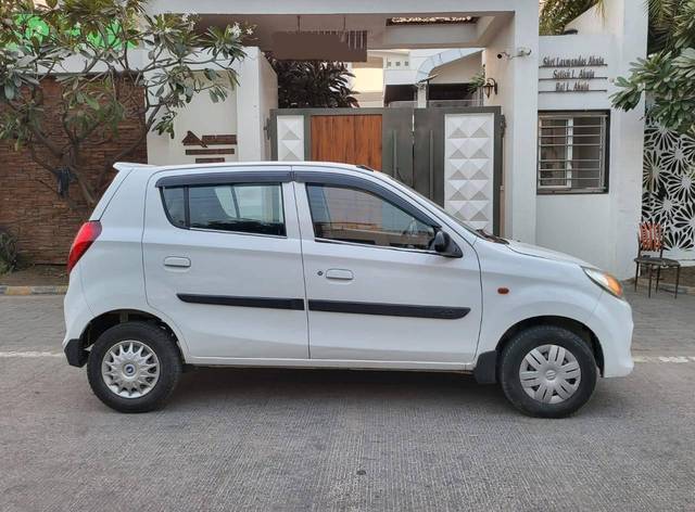 https://images10.gaadi.com/usedcar_image/4352833/original/processed_b153451dd6726403431be0394ce9e01a.jpg?imwidth=6401