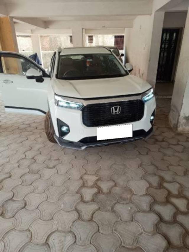 https://images10.gaadi.com/usedcar_image/4352902/original/processed_638514f7-1617-4627-90bc-0ef11512fc73.jpg?imwidth=6400