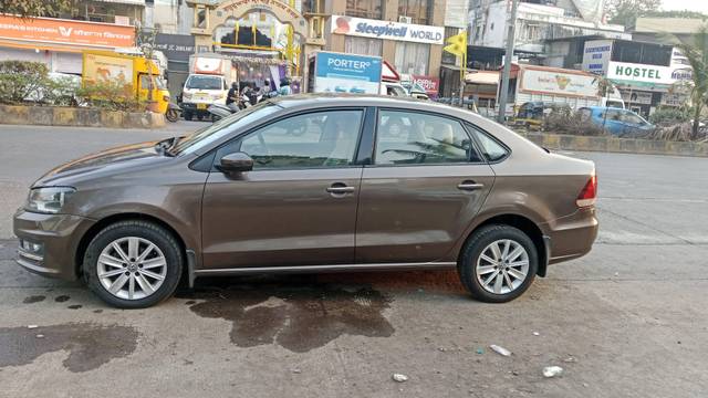 https://images10.gaadi.com/usedcar_image/4352950/original/processed_ce027b2f71059e04685949d227828f10.jpg?imwidth=6402