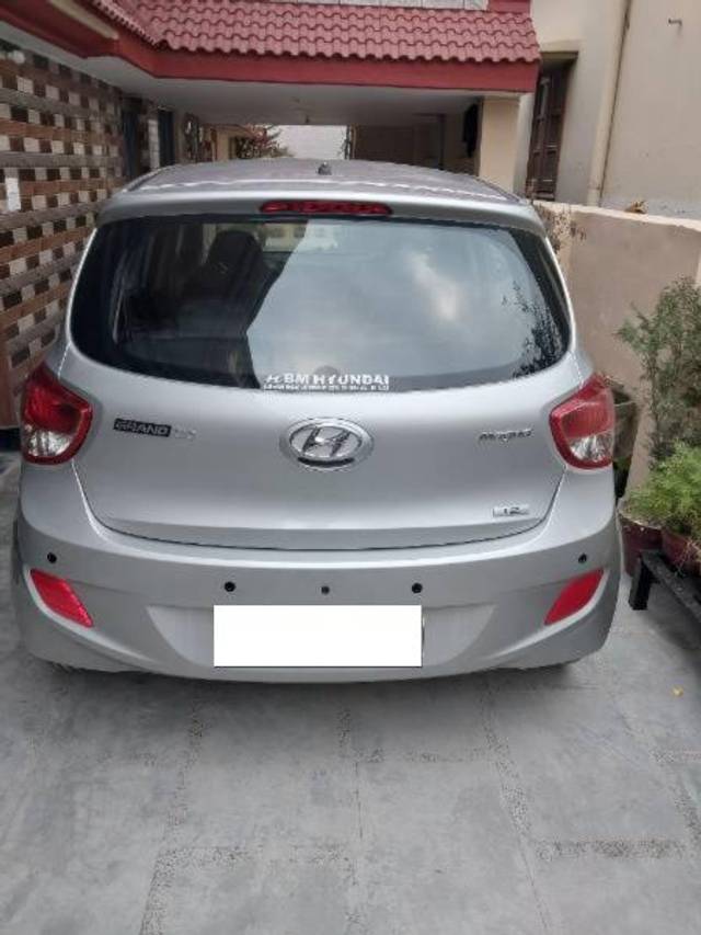 https://images10.gaadi.com/usedcar_image/4352957/original/processed_3a94a245-520a-4f2d-9331-32cba46c04ba.jpg?imwidth=6401