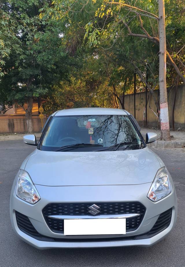 https://images10.gaadi.com/usedcar_image/4352993/original/processed_330afbd40daecdff510b3b90fcba485e.jpg?imwidth=6402