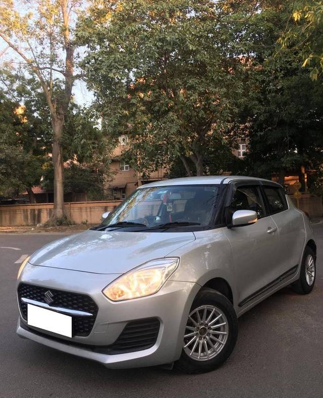 https://images10.gaadi.com/usedcar_image/4352993/original/processed_351de9c6b64a606716d7ce43a9c28be6.jpg?imwidth=6400