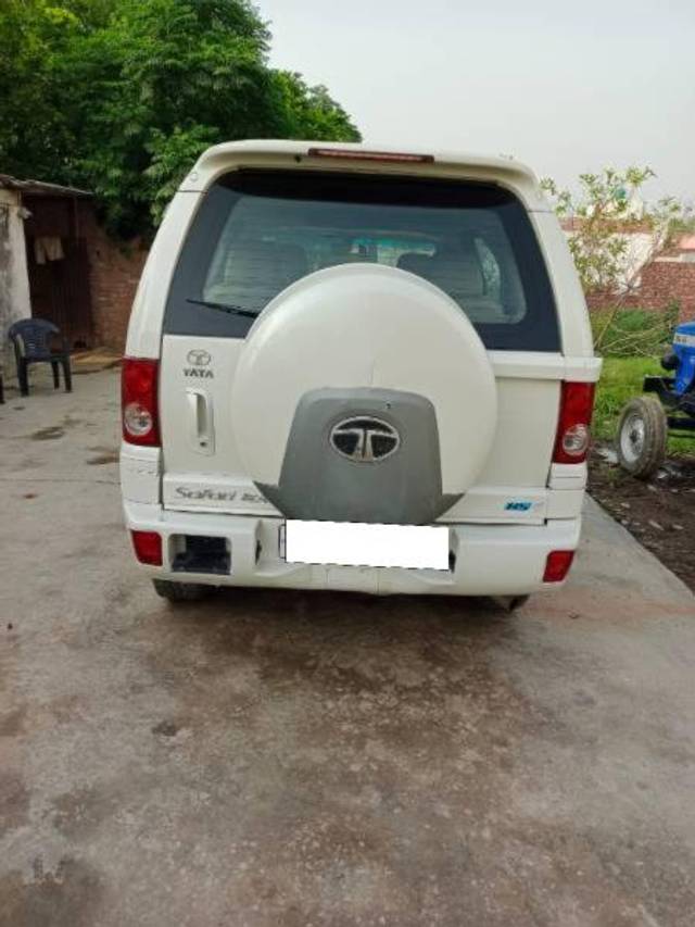 https://images10.gaadi.com/usedcar_image/4353001/original/processed_ff3eac6c-5b25-419a-b5d7-6329b912873f.jpg?imwidth=6401