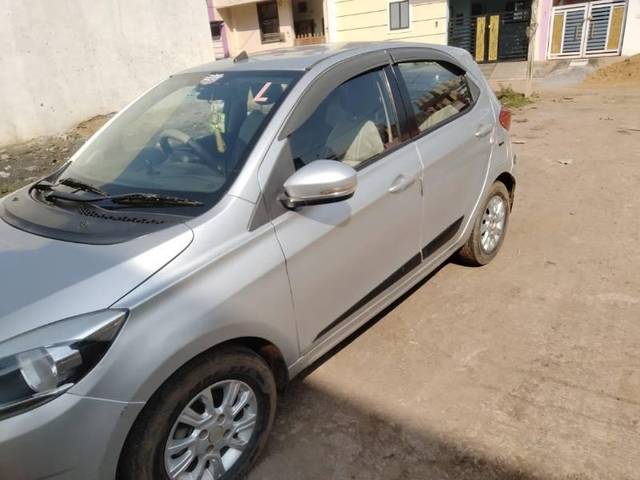 https://images10.gaadi.com/usedcar_image/4353054/original/processed_182bc83c-807b-499f-9997-273a16ca7188.jpg?imwidth=6400