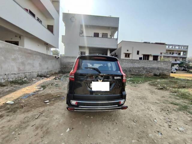 https://images10.gaadi.com/usedcar_image/4353153/original/processed_c48f9a06-8d37-418a-9488-7b861149d9c0.jpg?imwidth=6402