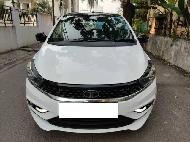 https://images10.gaadi.com/usedcar_image/4353219/original/processed_48c2fb42-7665-4492-ac51-cdae81fbdd93.jpg?imwidth=6402