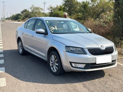 Second-hand 2013 Skoda Octavia 2.0 TDI MT Ambition for sale in Aurangabad