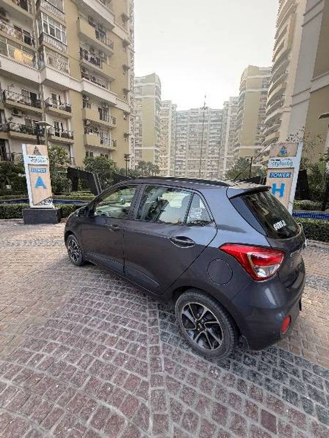 https://images10.gaadi.com/usedcar_image/4353325/original/e867781f056d18b0b8033bd541935785.jpeg?imwidth=6402