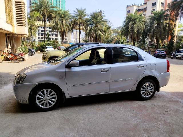 https://images10.gaadi.com/usedcar_image/4353331/original/fd8c59720d10083d2bc99606e66151e5.jpg?imwidth=6400