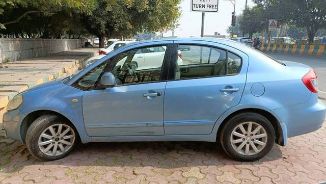 https://images10.gaadi.com/usedcar_image/4353343/original/fe5eddfebb438072d5ef3f5f6a8e6820.jpeg?imwidth=6402