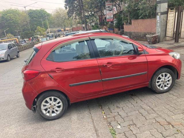 https://images10.gaadi.com/usedcar_image/4353536/original/processed_0fe6663eb5c981fe3f396d38cc0fe238.jpg?imwidth=6402